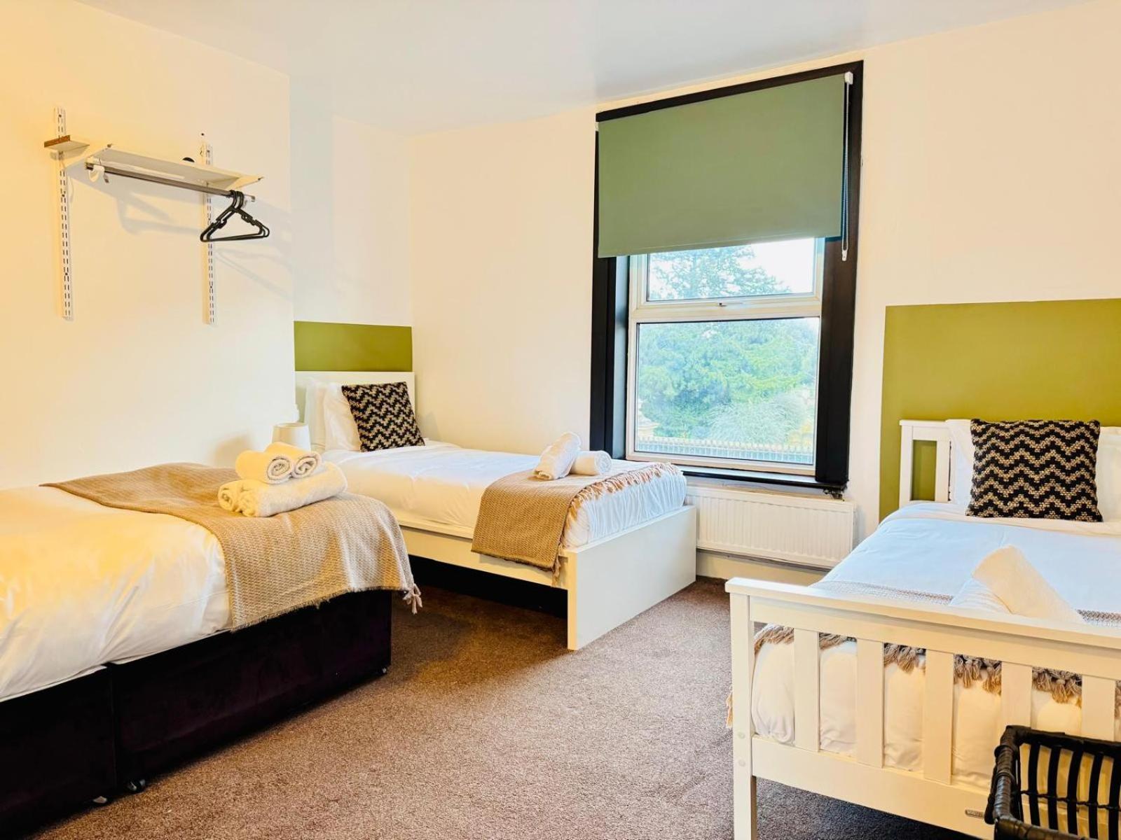 Jasper's Pet-Friendly Family Haven Villa Cambridge  Exterior photo
